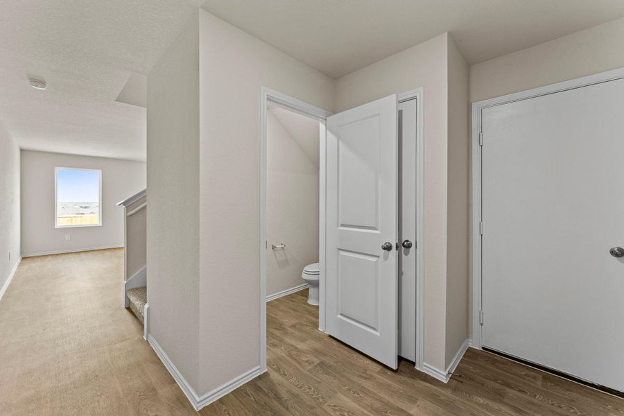 Spacious, unfurnished interior of a new home in Avenida, Converse (Image 12).
