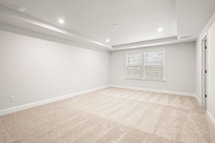 Spacious, unfurnished interior of a new home in Waterways, Richmond Hill (Image 19).