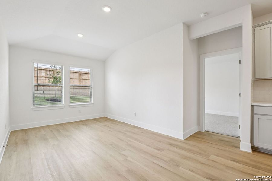 Spacious, unfurnished interior of a new home in Comanche Ridge, San Antonio (Image 31). Spacious, unfurnished interior of a new home in Comanche Ridge, San Antonio (Image 31).