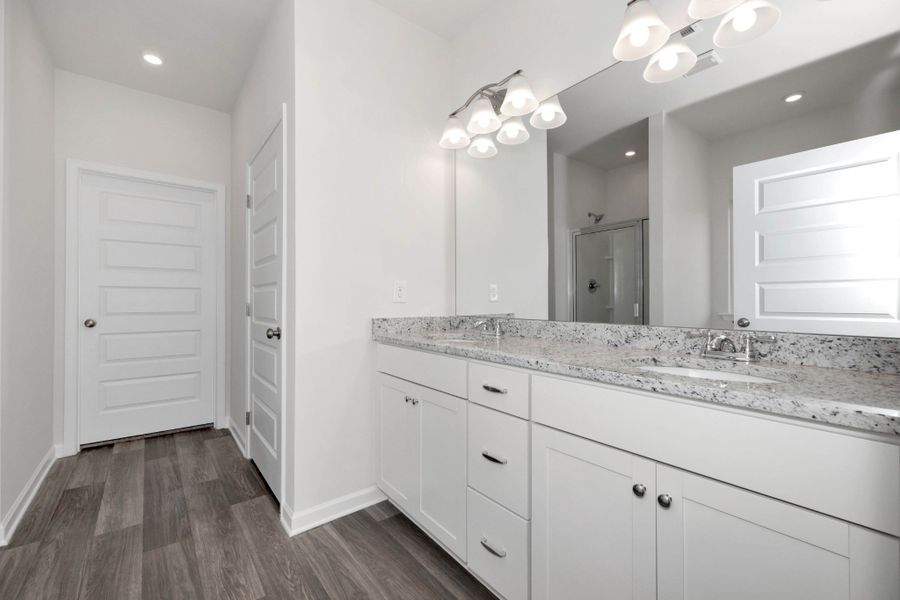 *This is a marketing photo. Colors/options may be different.*