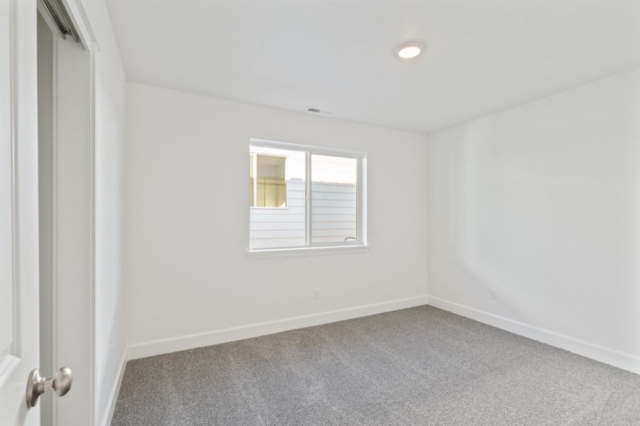 Spacious, unfurnished interior of a new home in Feather Ridge, Redmond (Image 17). Spacious, unfurnished interior of a new home in Feather Ridge, Redmond (Image 17).