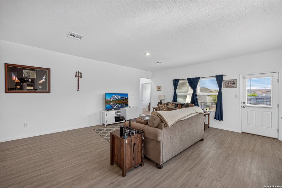 Furnished interior view inside a new home in Silos: Barrington Collection, San Antonio (Image 12).