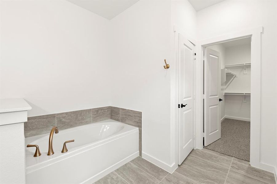 510 Sherwood_3501_Sequoia_Bath (2)