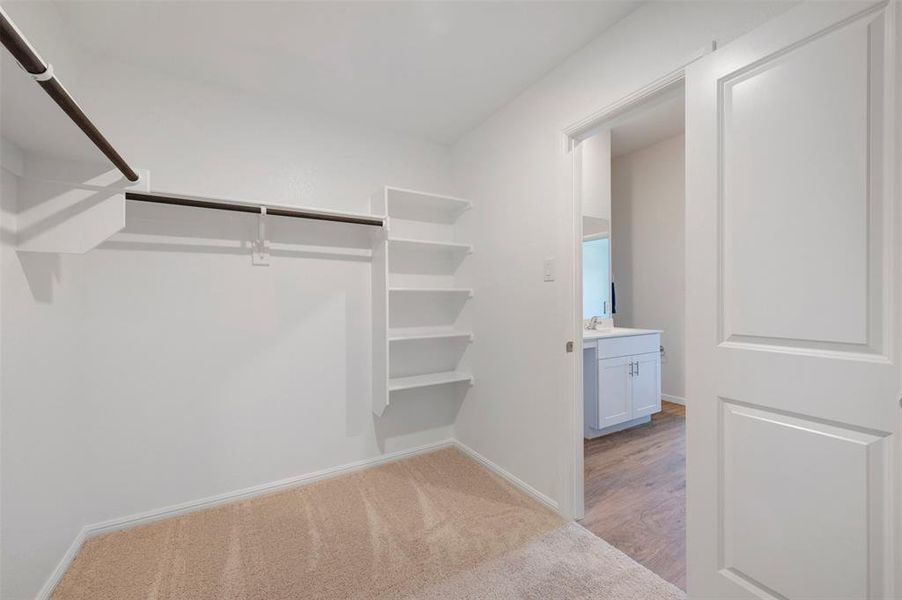 Spacious, unfurnished interior of a new home in Tarrytown, Crowley (Image 21).