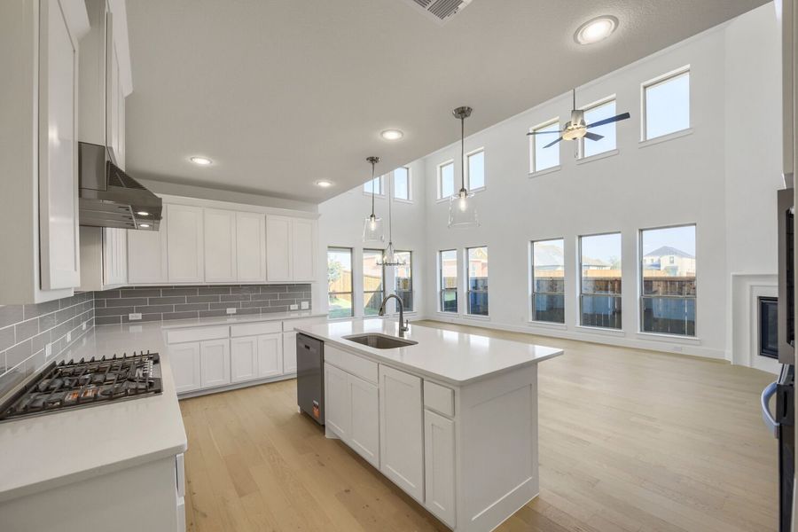 11529 Vesper - Kitchen