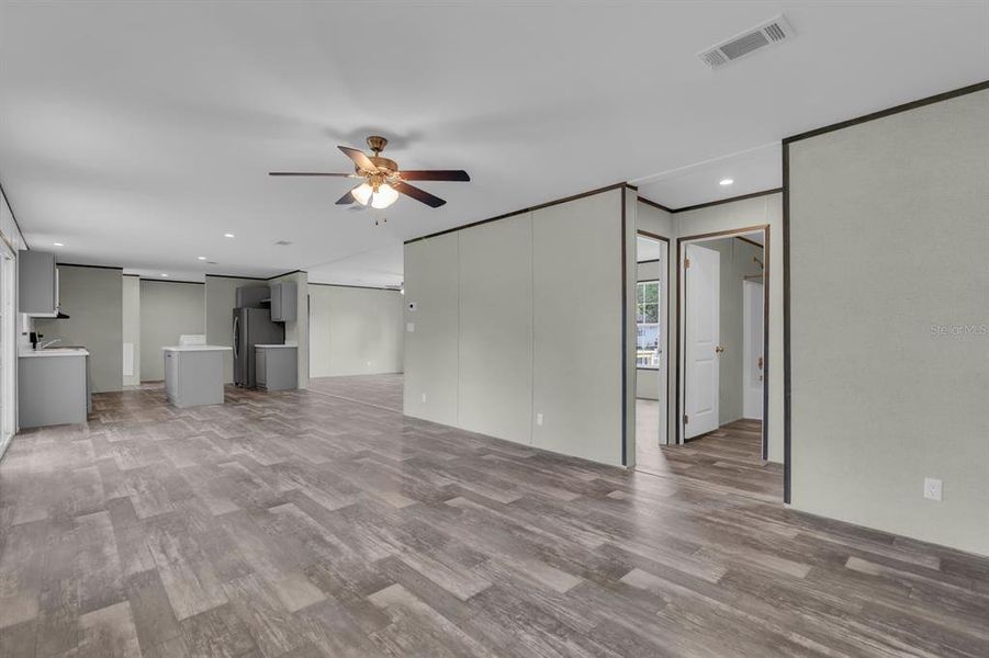 Spacious, unfurnished interior of a new home in , Mascotte (Image 29). Spacious, unfurnished interior of a new home in , Mascotte (Image 29).