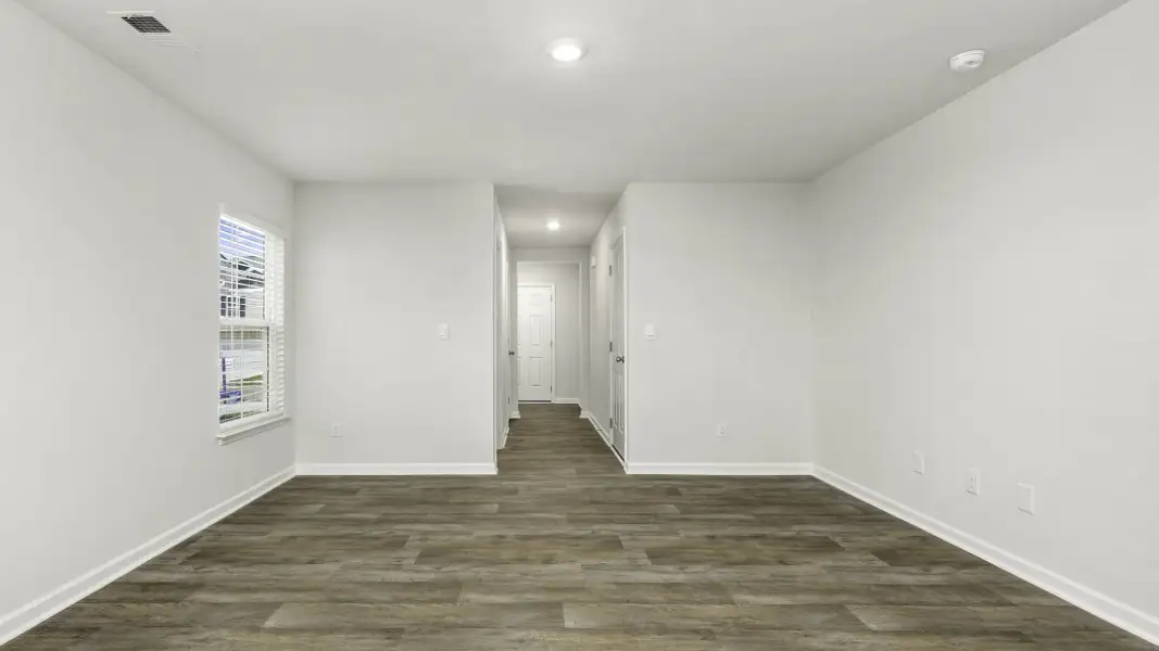 Spacious, unfurnished interior of a new home in Fishel Village, Winston-Salem (Image 11).