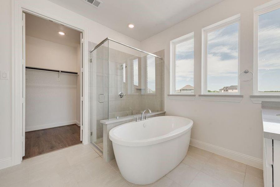 Furnished interior view inside a new home in Edgewater, Fate (Image 7).