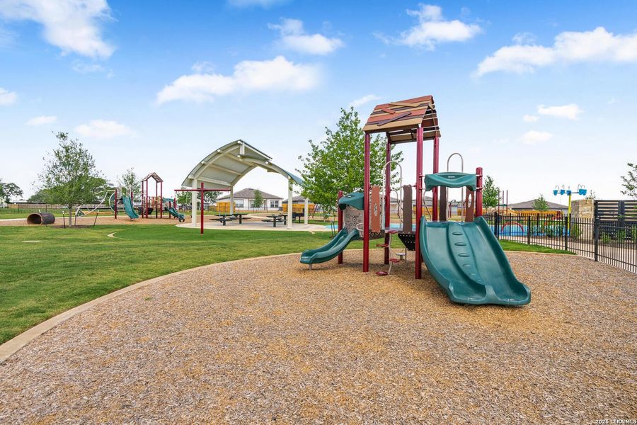 Community amenities in , Lytle (Image 23).