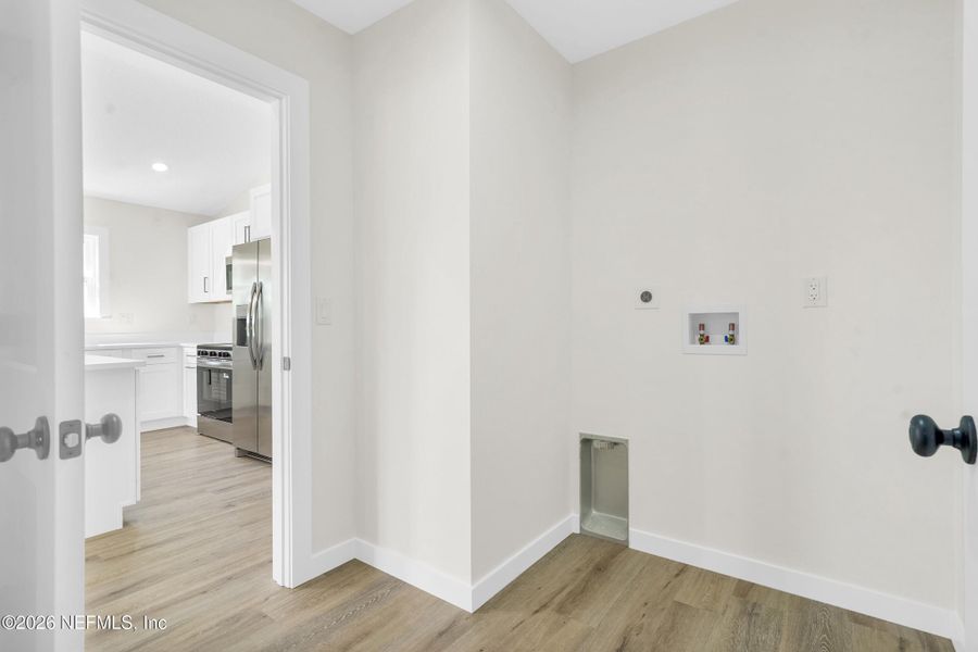 Spacious, unfurnished interior of a new home in , St. Augustine (Image 32).