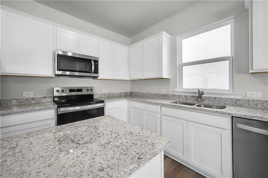 Furnished interior view inside a new home in Avery Ridge, Gainesville (Image 11). Furnished interior view inside a new home in Avery Ridge, Gainesville (Image 11).