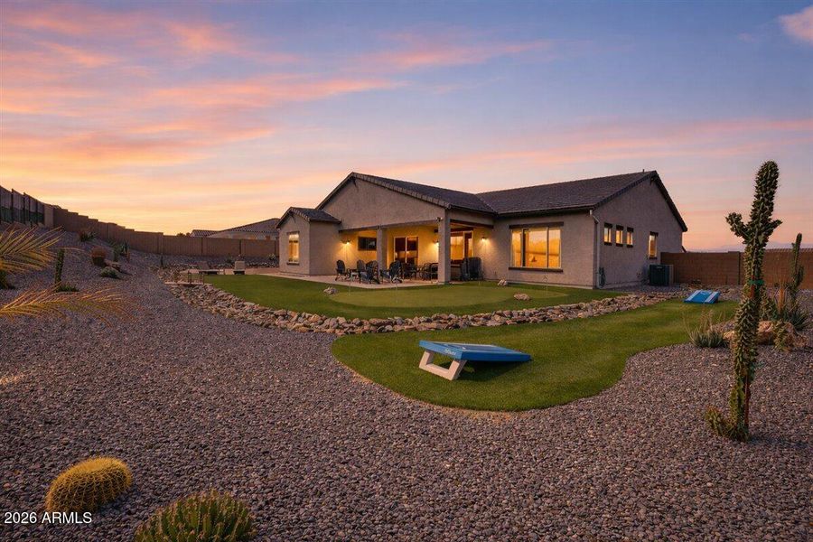 02-Twilight in a modern backyard