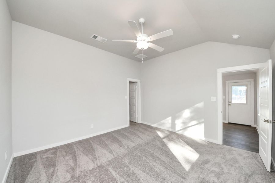Spacious, unfurnished interior of a new home in Santa Fe, Cleveland (Image 19). Spacious, unfurnished interior of a new home in Santa Fe, Cleveland (Image 19).