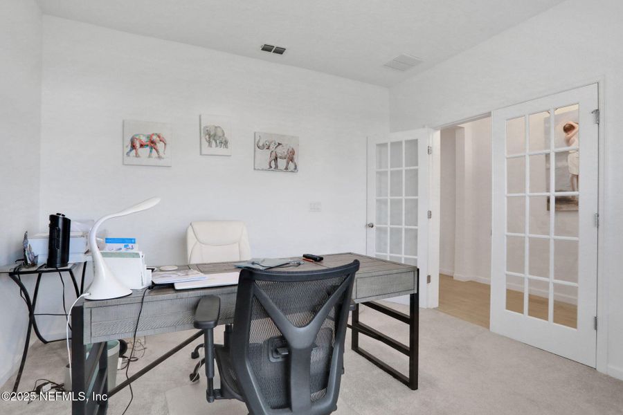 Furnished interior view inside a new home in , Yulee (Image 24).