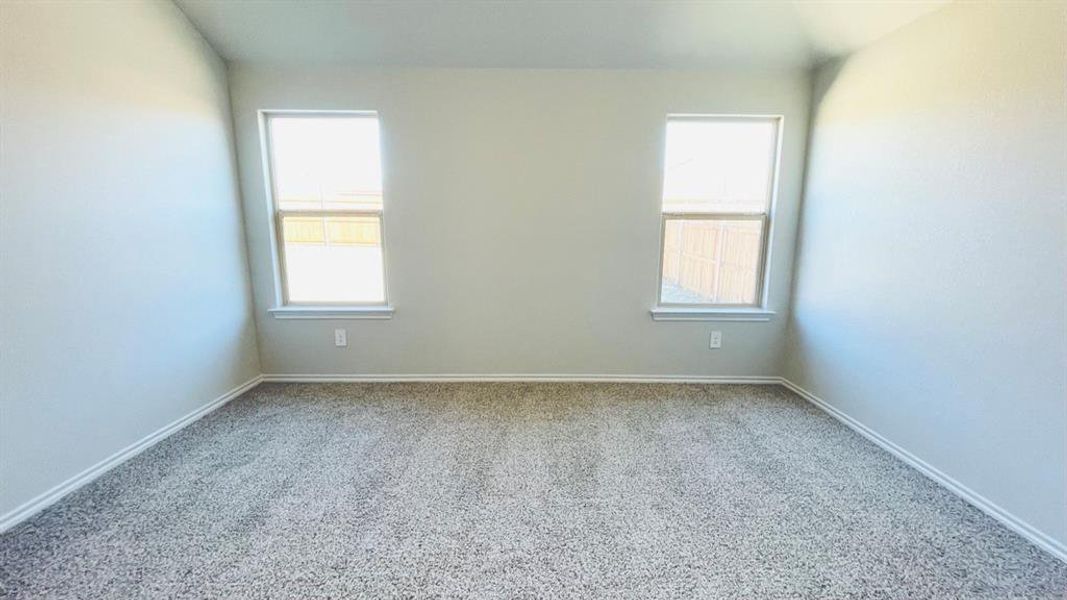 Spacious, unfurnished interior of a new home in Sunnycreek, Fort Worth (Image 6).