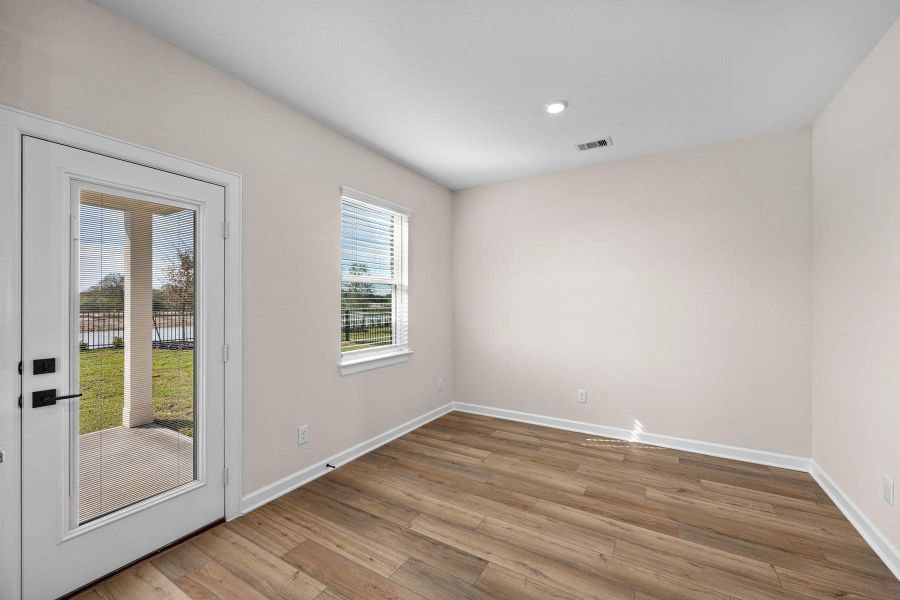 Spacious, unfurnished interior of a new home in Sunterra, Katy (Image 11).