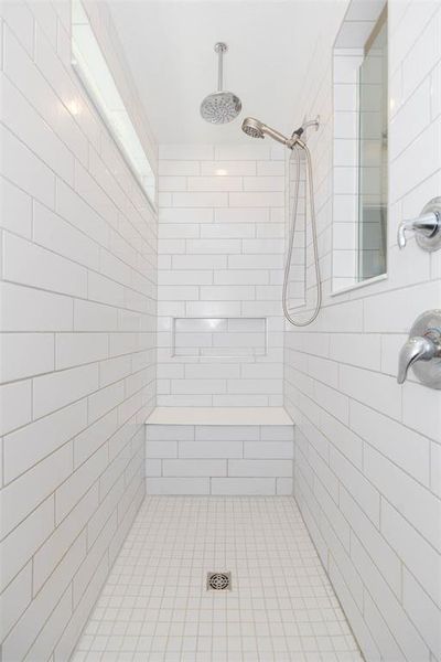 Close-up of interior finishes inside a home in Valri Forest, Valrico (Image 16). Close-up of interior finishes inside a home in Valri Forest, Valrico (Image 16).