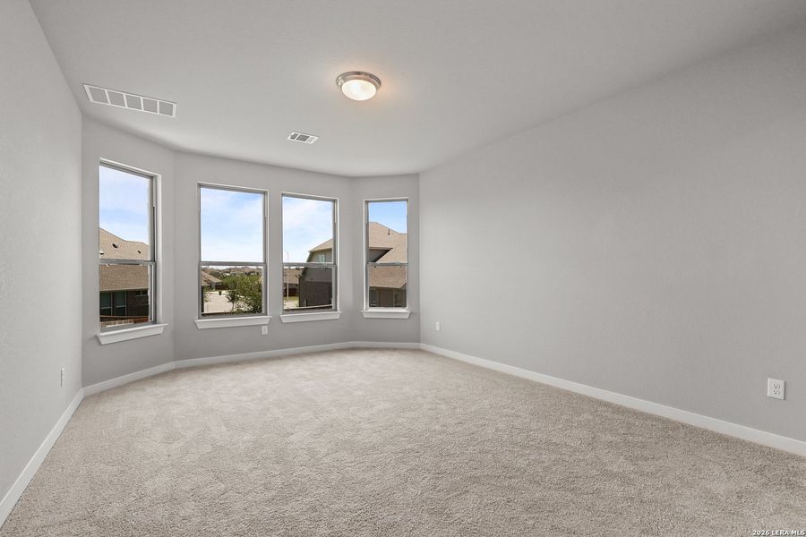 Spacious, unfurnished interior of a new home in Foxbrook, Cibolo (Image 23).