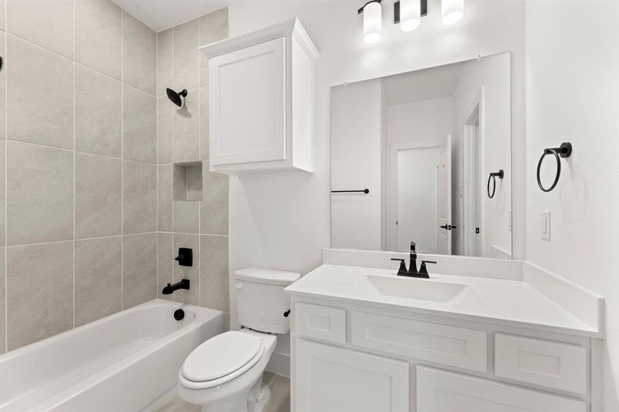 Furnished interior view inside a new home in Edgewood Creek, Celina (Image 13).