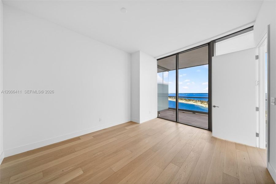 Spacious, unfurnished interior of a new home in , Miami (Image 48).
