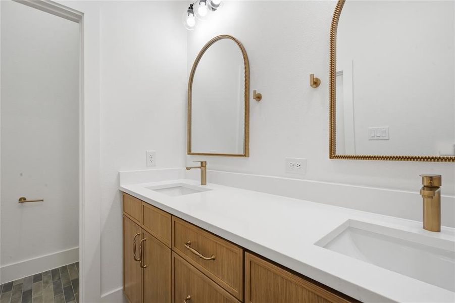 Furnished interior view inside a new home in , Dallas (Image 14).