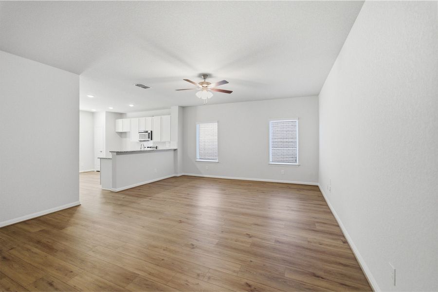 Spacious, unfurnished interior of a new home in Notting Hill, Converse (Image 15).