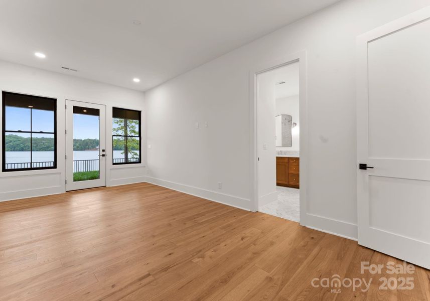 Spacious, unfurnished interior of a new home in , Norwood (Image 18).