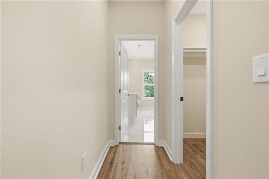 Spacious, unfurnished interior of a new home in , Gainesville (Image 25).