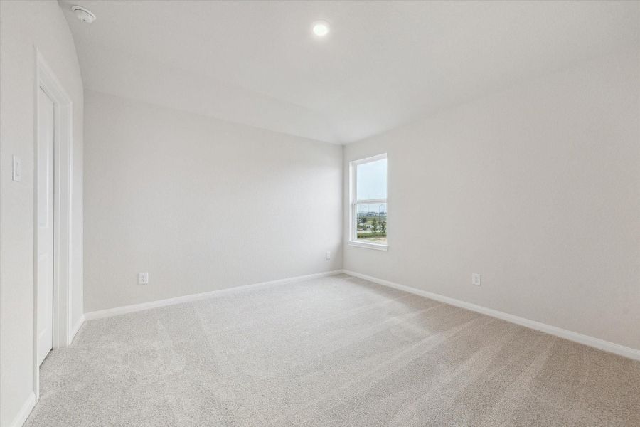 Spacious, unfurnished interior of a new home in , Katy (Image 27).