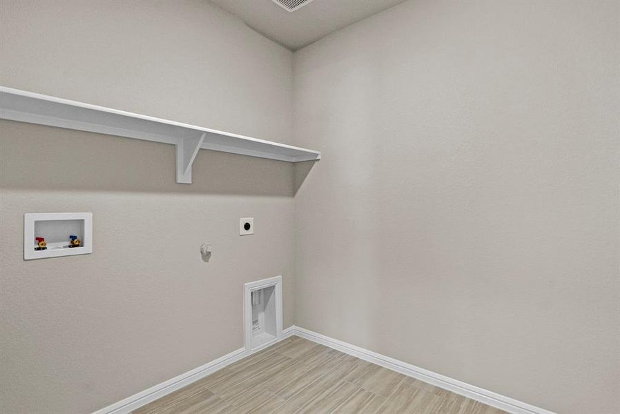 Spacious, unfurnished interior of a new home in Meadowbrook Estates, Cleburne (Image 19).