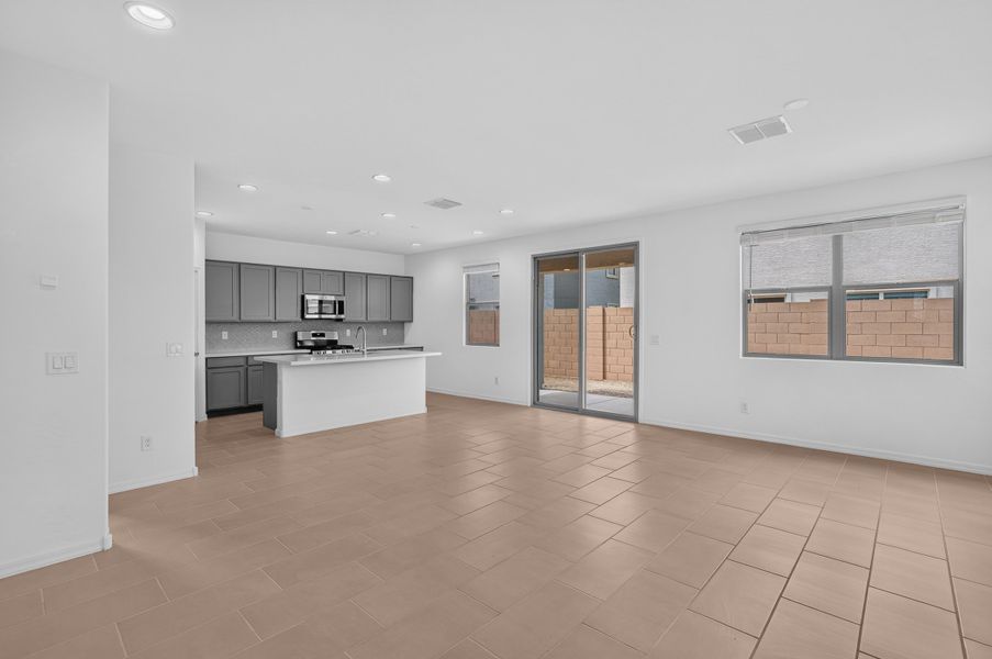 Spacious, unfurnished interior of a new home in Artisan at Asante, Surprise (Image 18). Spacious, unfurnished interior of a new home in Artisan at Asante, Surprise (Image 18).