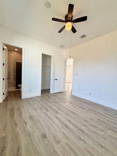 Spacious, unfurnished interior of a new home in , Palacios (Image 29).