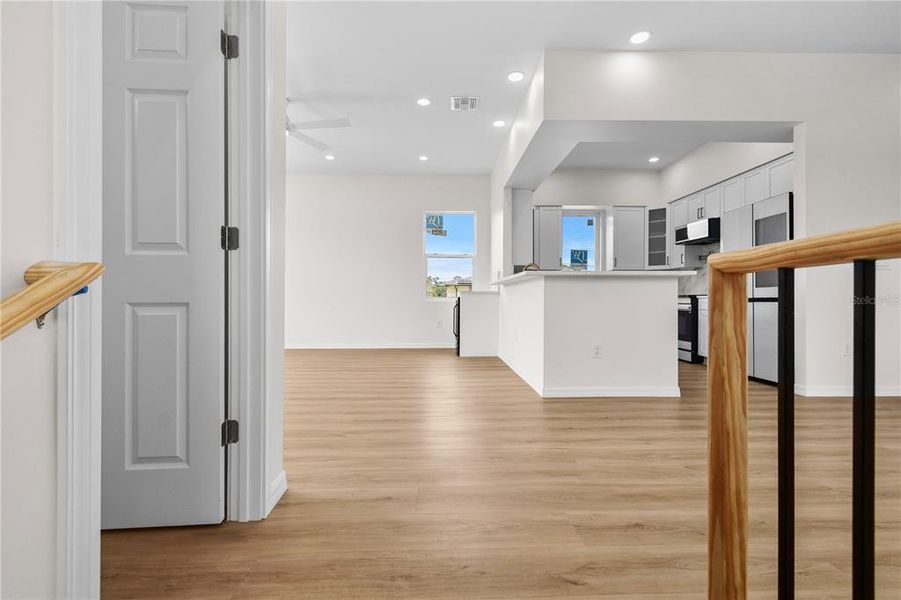 Spacious, unfurnished interior of a new home in , St. Petersburg (Image 21).