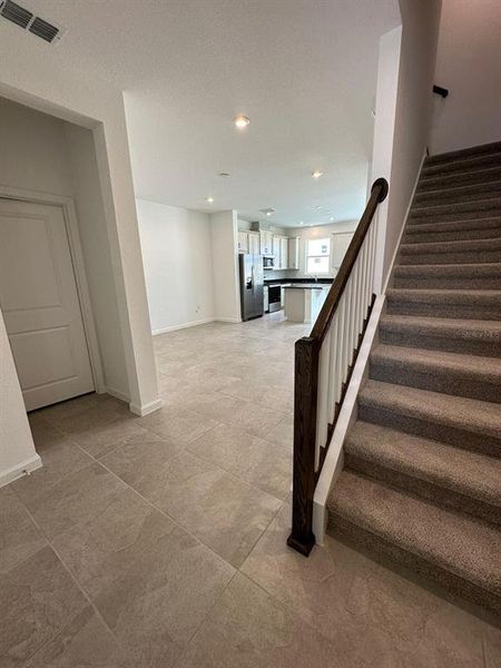 Spacious, unfurnished interior of a new home in , Kissimmee (Image 8).