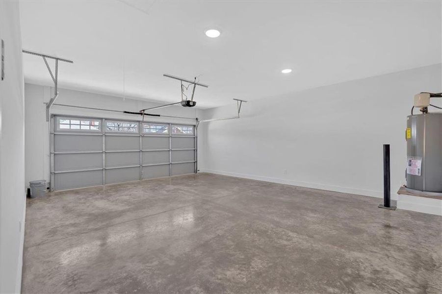 Spacious, unfurnished interior of a new home in , Rome (Image 33). Spacious, unfurnished interior of a new home in , Rome (Image 33).