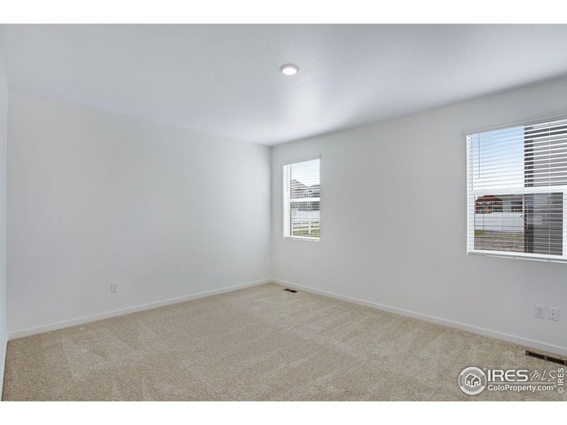 Spacious, unfurnished interior of a new home in Hansen Farm, Fort Collins (Image 18).