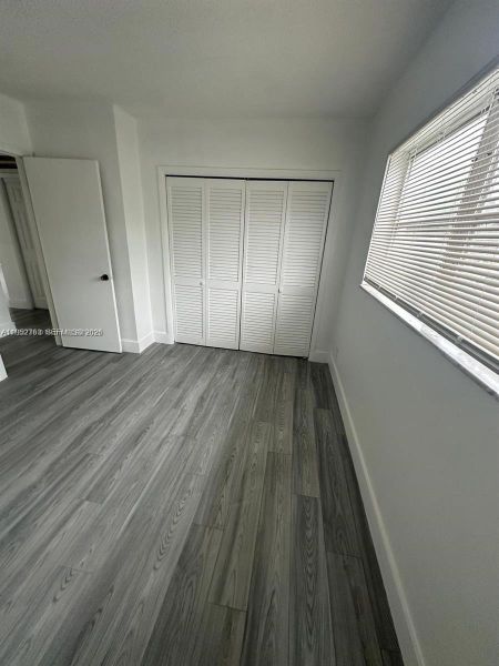 Spacious, unfurnished interior of a new home in , Hallandale Beach (Image 9).