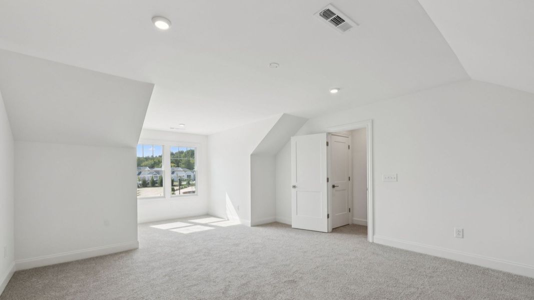 Spacious, unfurnished interior of a new home in The Courtyards at Stewarts Creek, Smyrna (Image 25).