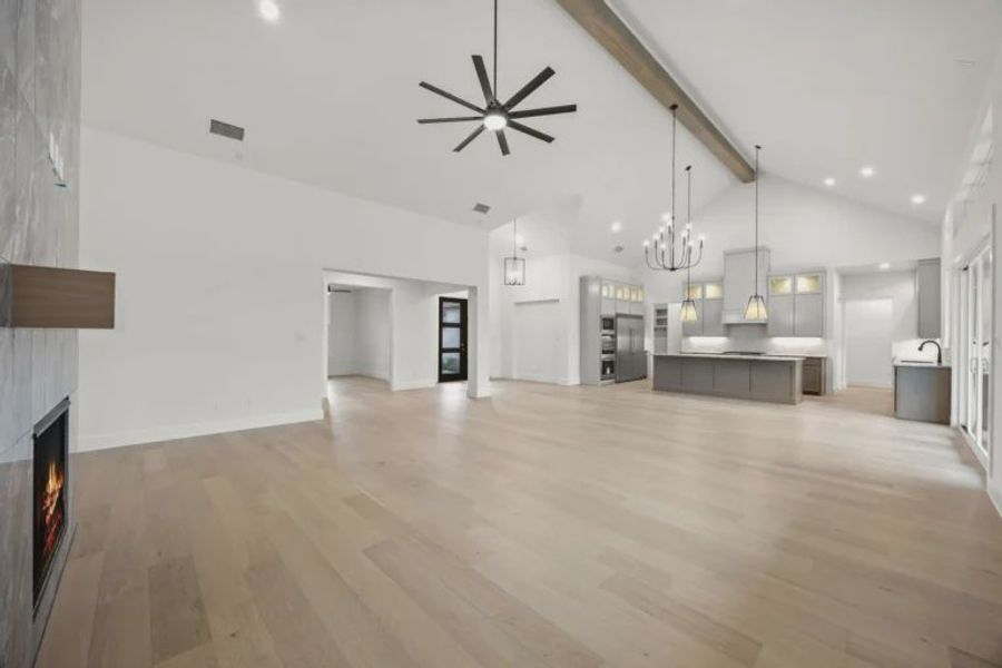 Spacious, unfurnished interior of a new home in Harper Estates, Celina (Image 18).