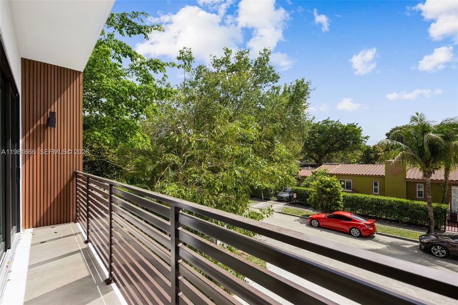 Exterior details and patio area of a home in , Miami (Image 24).