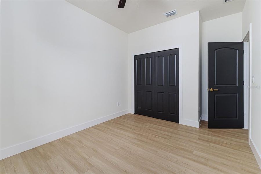 Spacious, unfurnished interior of a new home in , Tampa (Image 27).