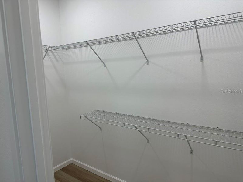 Principal walking closet