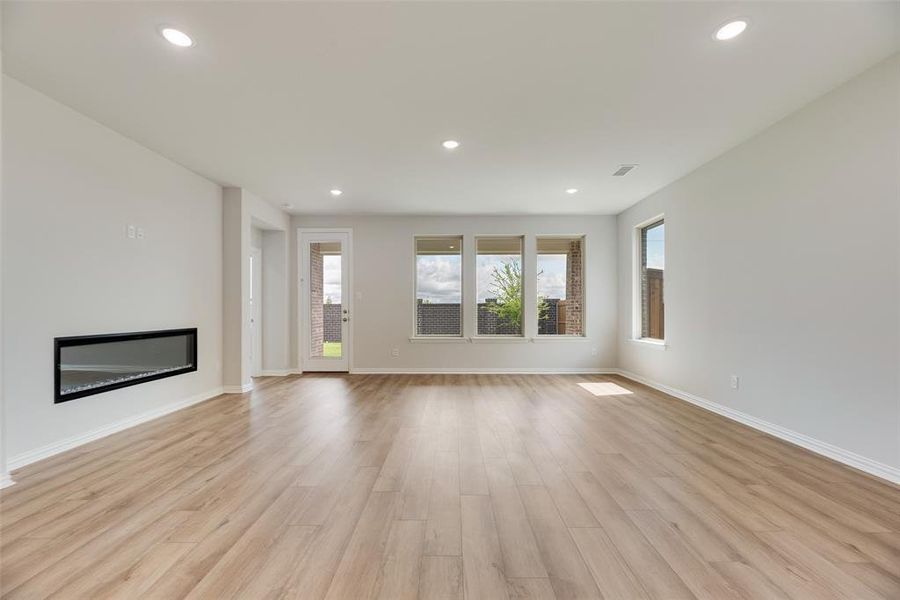 Spacious, unfurnished interior of a new home in Sutton Fields, Celina (Image 26).