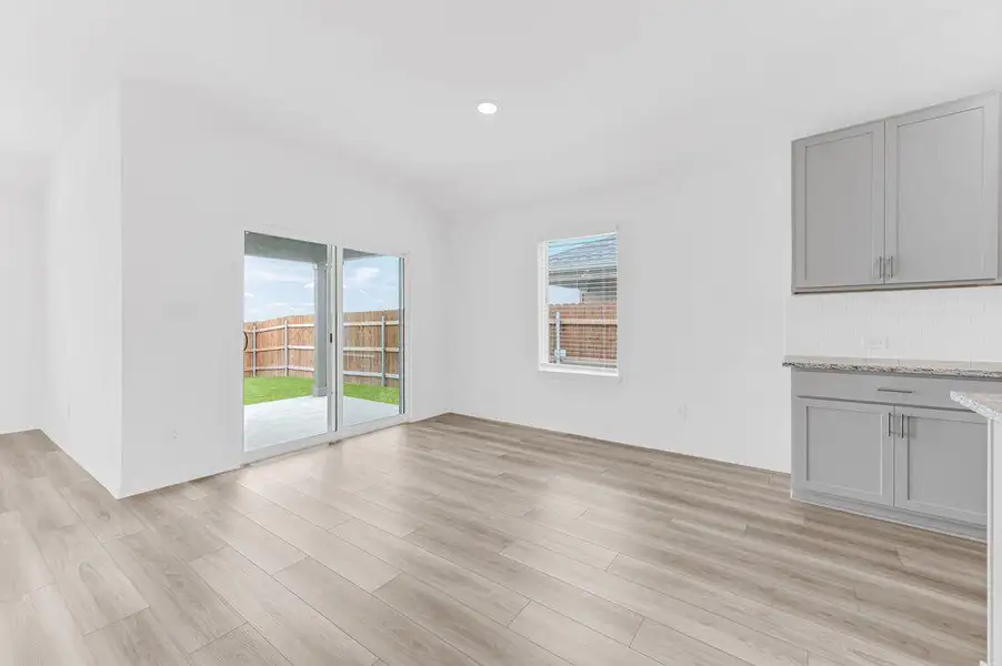 210 Crumpton Way - Ready Now!