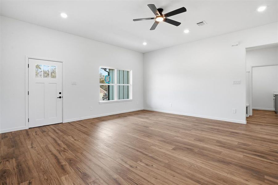 Spacious, unfurnished interior of a new home in , Granbury (Image 15). Spacious, unfurnished interior of a new home in , Granbury (Image 15).