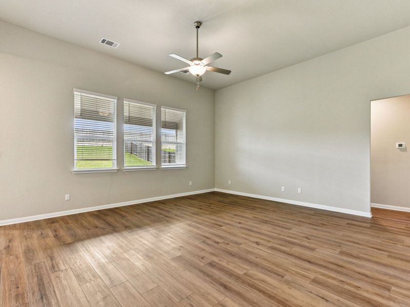 Spacious, unfurnished interior of a new home in Big Sky Ranch - Executive Collection, Dripping Springs (Image 9).