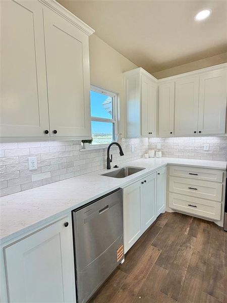 Furnished interior view inside a new home in , Weatherford (Image 7).