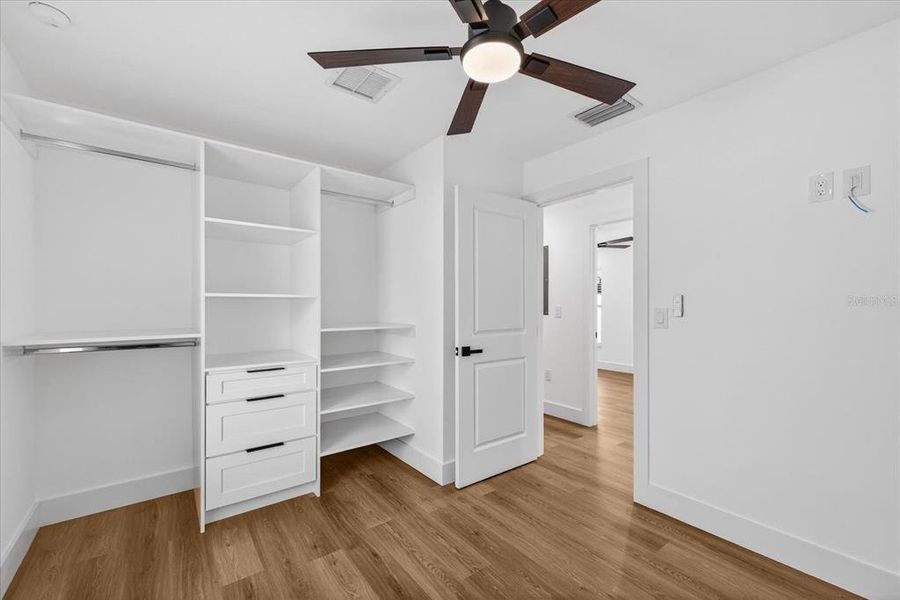 Spacious, unfurnished interior of a new home in , Tampa (Image 19).
