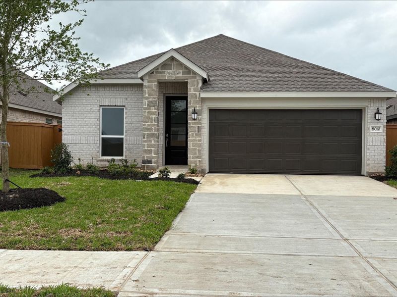 Image 19 of a home in Samara: Bristol Collection.