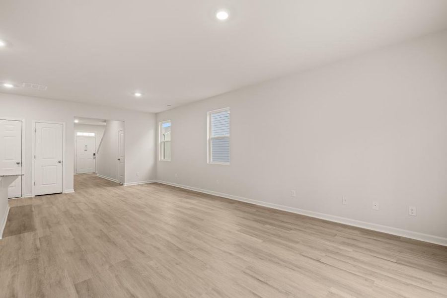 Spacious, unfurnished interior of a new home in Pointe Park, Union City (Image 12).